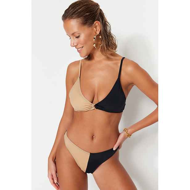 Trendyol Kůže Trojúhelník Blok Barvy Bikiny Set Pravidelnými Nohavicemi