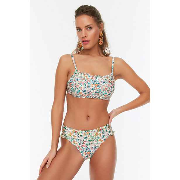 Trendyol Květinový Vzor Bralette Volánky, Pravidelné Bikiny Na Nohavici