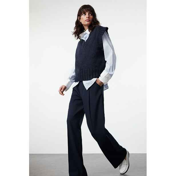 Trendyol Crop Soft Texture Knit Sweater