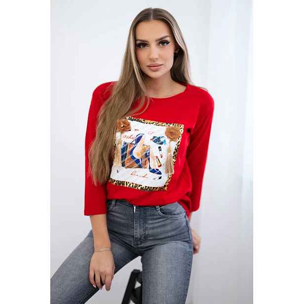 Halenka s 3D grafikou a ozdobným pom pom