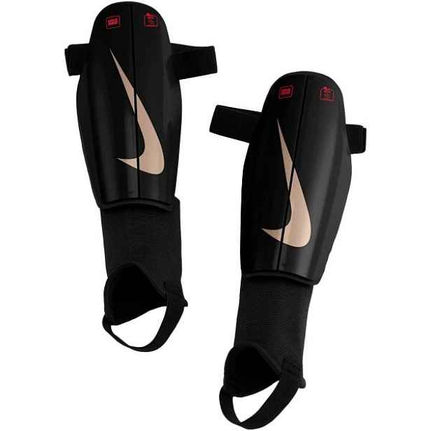 Nike CHARGE Fotbalové chrániče