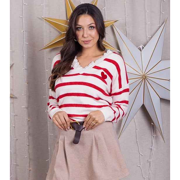 Gemre striped sweater decorated with an Anel patch