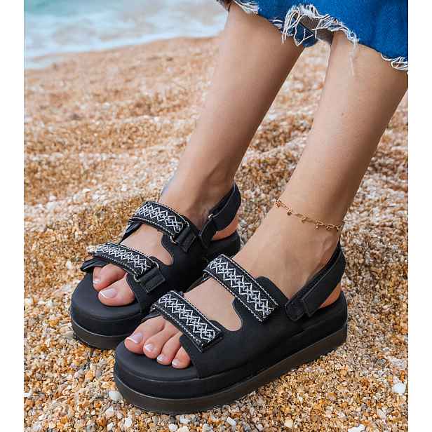 Gemre sandals with embroidered straps on a platform Jenisej