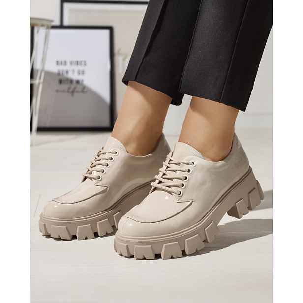 Resti Women's light lacquered lace-up shoes Ginara - Footwear