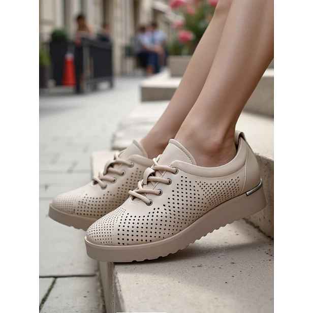 Resti Women's perforated loafers Gofielle