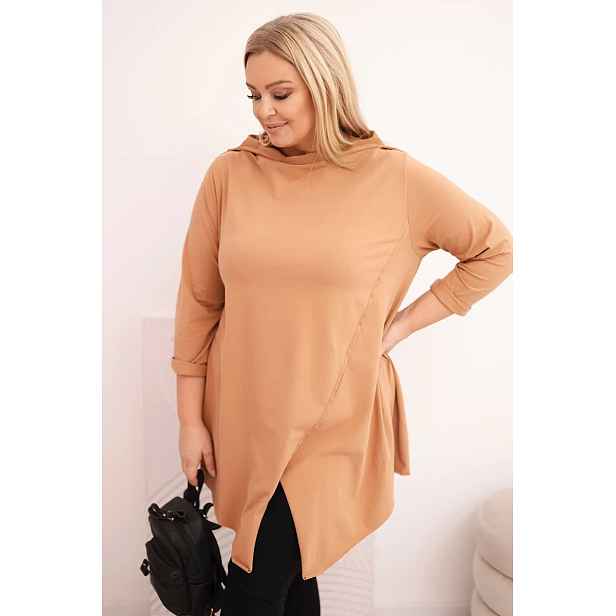 Plus size asymetrická halenka s rolovanými rukávy