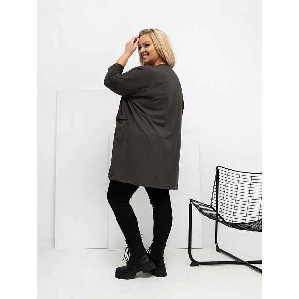 Plus size halenka v tmavé barvě