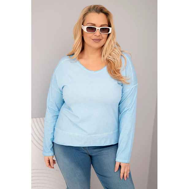 Plus size halenka s V-výstřihem a prodlouženými zády