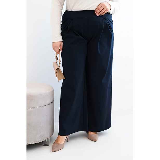 Plus size kalhoty s širokými kalhotami a záhyby