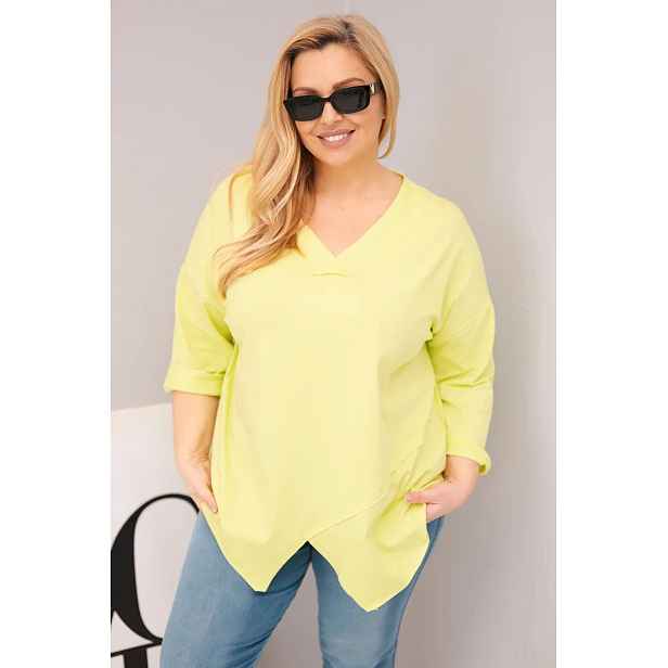 Plus size halenka s V-výstřihem a asymetrickým lemem