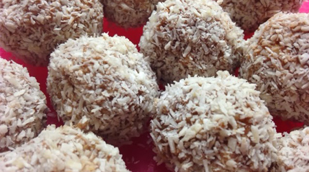 Proteinové kokosové kuličky - zdravé cukroví